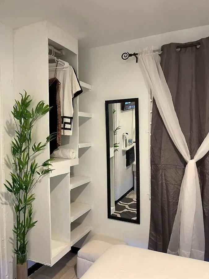 Blue Royalty Bed & Breakfast Portmore