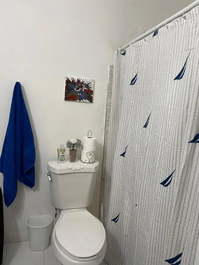 Blue Royalty Bed & Breakfast Portmore